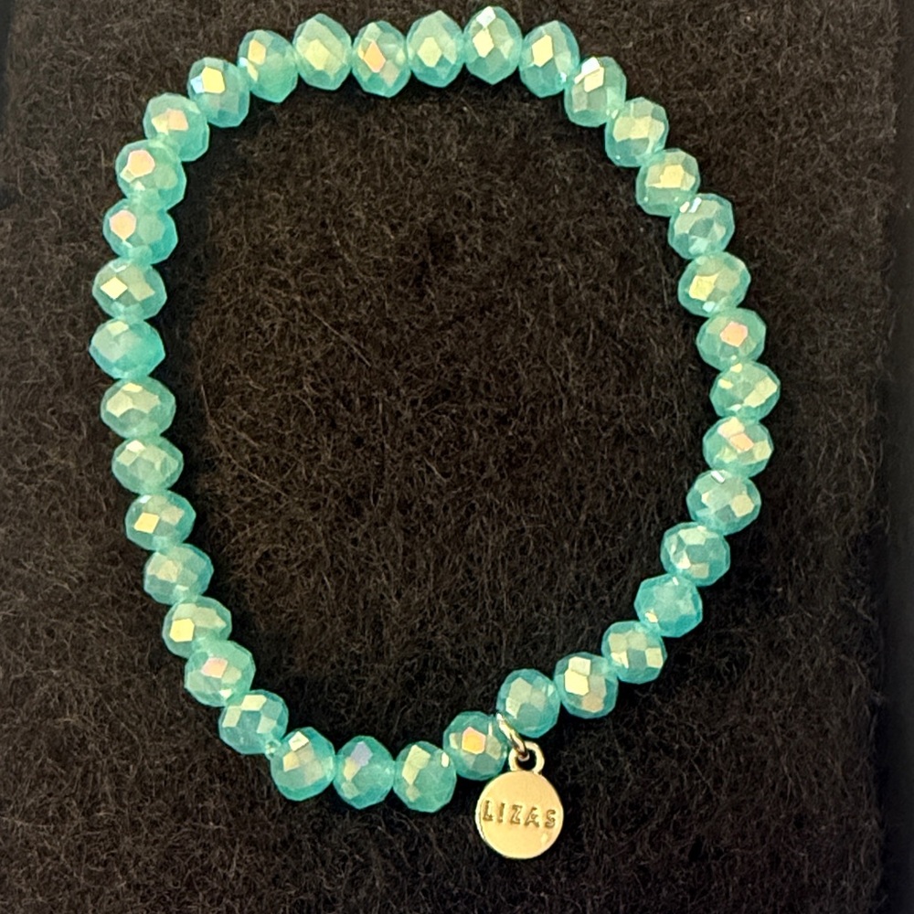 Elegant Aqua Beaded Bracelet
